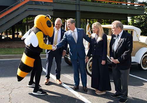 GT mascot with Georgia governor