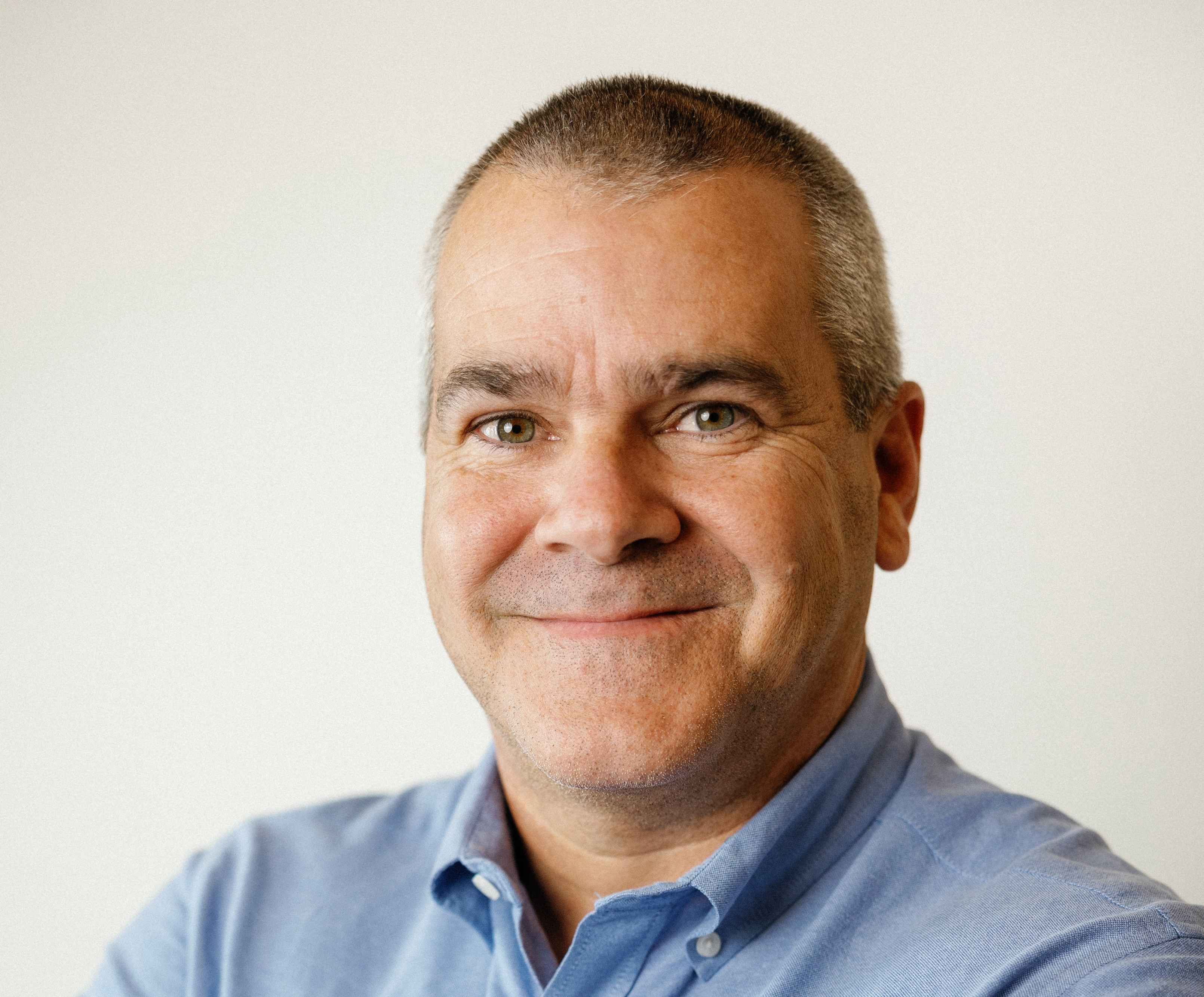 vickers headshot